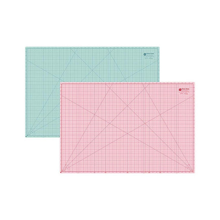 Lori Holt Cute Cuts™ Cutting Mat 24" x 36"